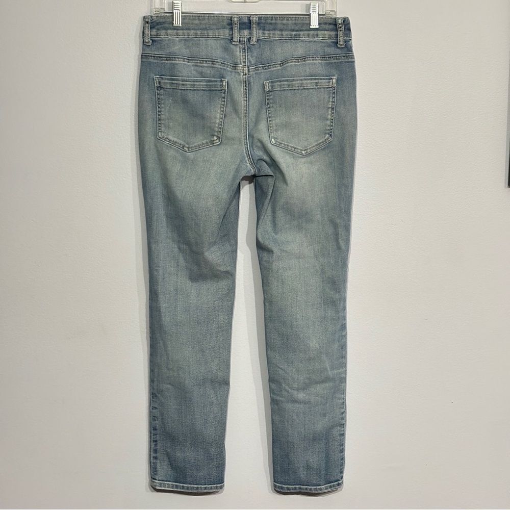 Chico’s Platinum Ultimate fit Tapered Distressed 0.5 Stretch Denim Blue Jeans - Picture 3 of 14
